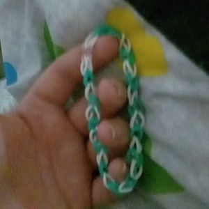 Greeny and white loom braclet